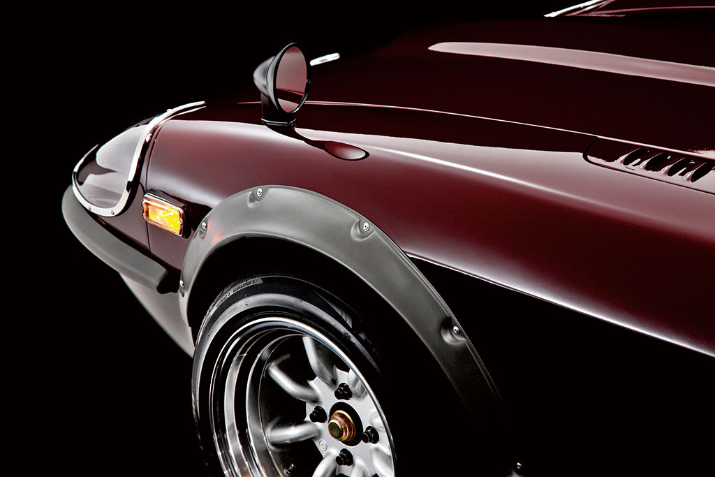 日本国内モデルのみに与えられたGノーズ フェアレディZ 240ZG 3