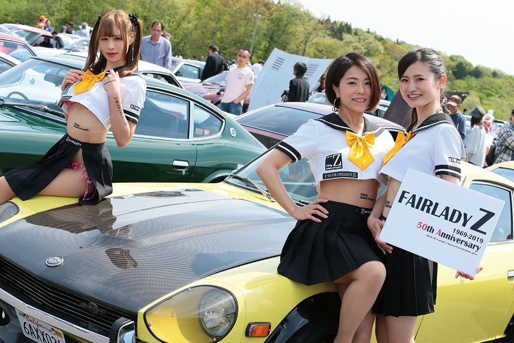 戦闘機をモチーフにしたリベット風塗装がスパルタン！ 「ADVANオール