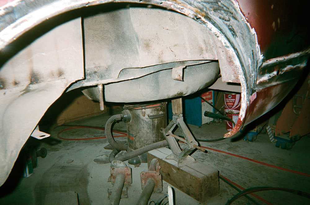 パネルを切り開けば中にサビが！｜ボロボロのZ432がレストアで