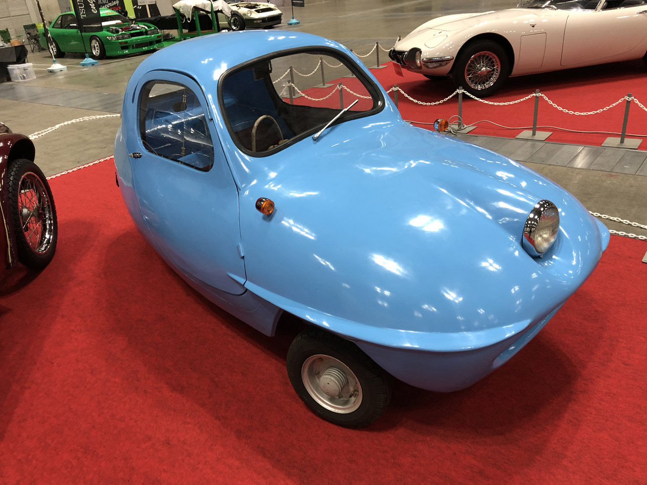 映える2台！ フライングフェザーとフジキャビンが並ぶ特別展示にも注目