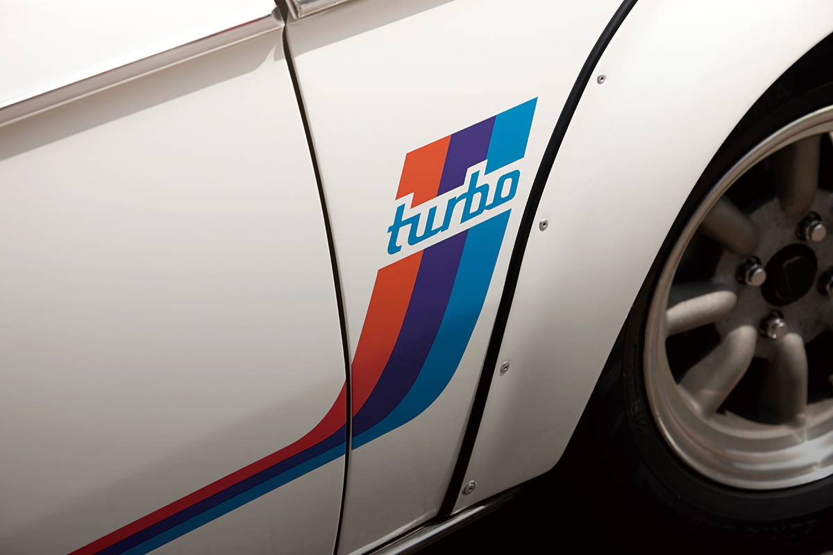 KKK製ターボチャージャー搭載のスポーツサルーン BMW 2002 TURBO 2 Nostalgic Hero 芸文総合WEB｜日本