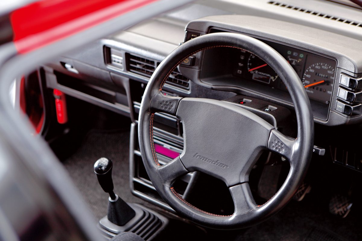 いすゞ　ジェミニ　ZZR ステアリング いすゞ ジェミニ ZZR ステアリング いすゞ ジェミニ ZZR