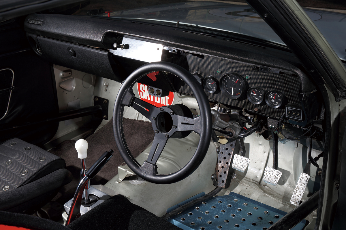 迫力の「黒澤」ワークス仕様はサーキット走行専用車！｜71年式 日産