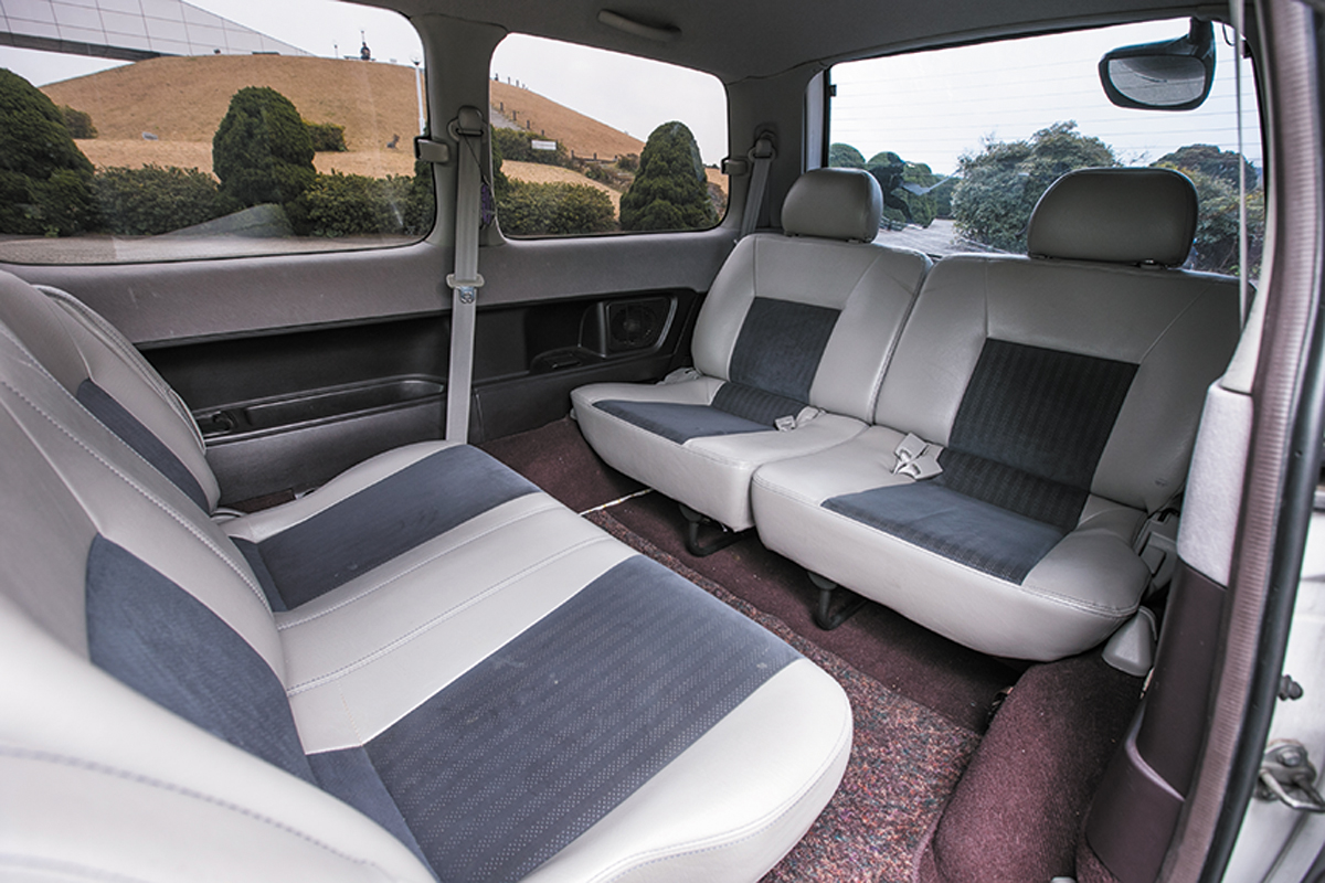 平成ミニバン白書 3 1 ハイウェイスター を初カタログ掲載 ゆとりの室内を生み出す3ナンバー 日産 ラルゴ ハイウェイスター Vol 1 Nosweb Jp 日本の旧車webマガジン ノスウェブドットジェイピー