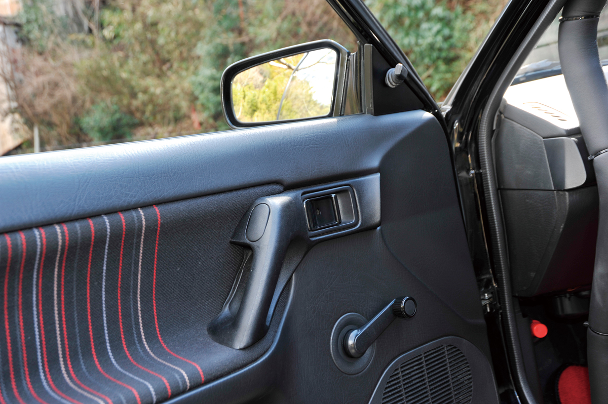 購入に大賛成の妻 夫婦で楽しむ限定車生活 2台目のbg型は憧れのgt Ae 92年式 マツダ ファミリア 3ドア 1800 Gt Ae Vol 3 Nosweb Jp 日本の旧車webマガジン ノスウェブドットジェイピー