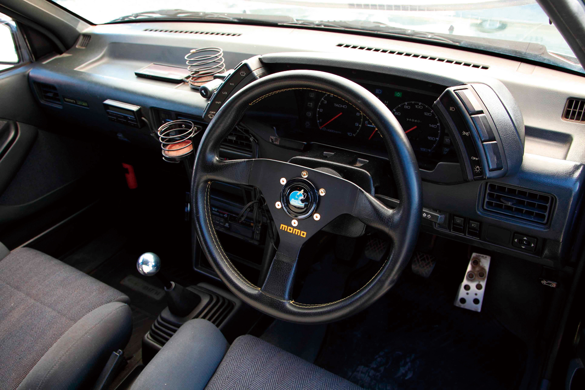 ほぼ乗りっぱなしの22年間。かかったレストア費用は？｜88年式 いすゞ