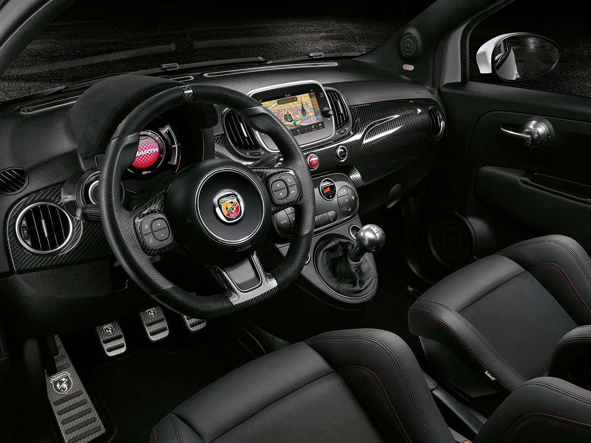 アバルト595 esseesse　純正インパネ　パネル　カーボン　右ハンドル アバルト595 esseesse 純正インパネ パネル カーボン 右ハンドル