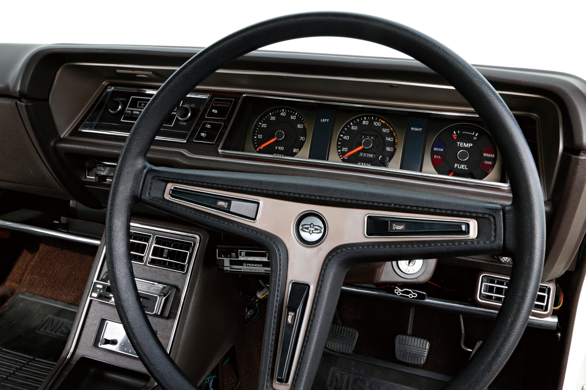 ワゴンやバンは最後までラインナップされなかった「豪華さと高品質を