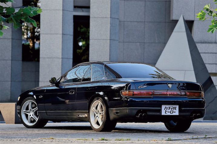優美さの奥に無敵の力を秘めた1台。バブルで最も華やかに踊った自動車