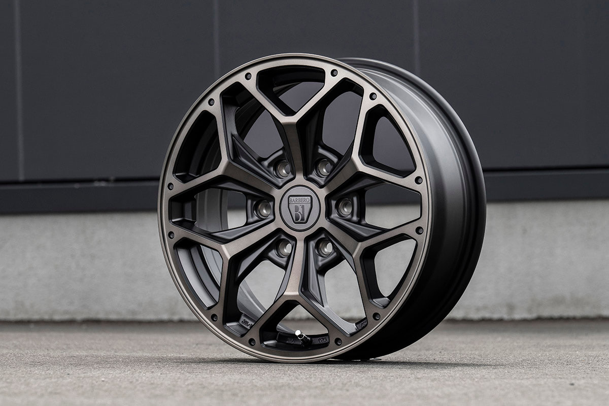 ハイエースで人気のホイールシリーズに新作登場！】バルベロの最新作は