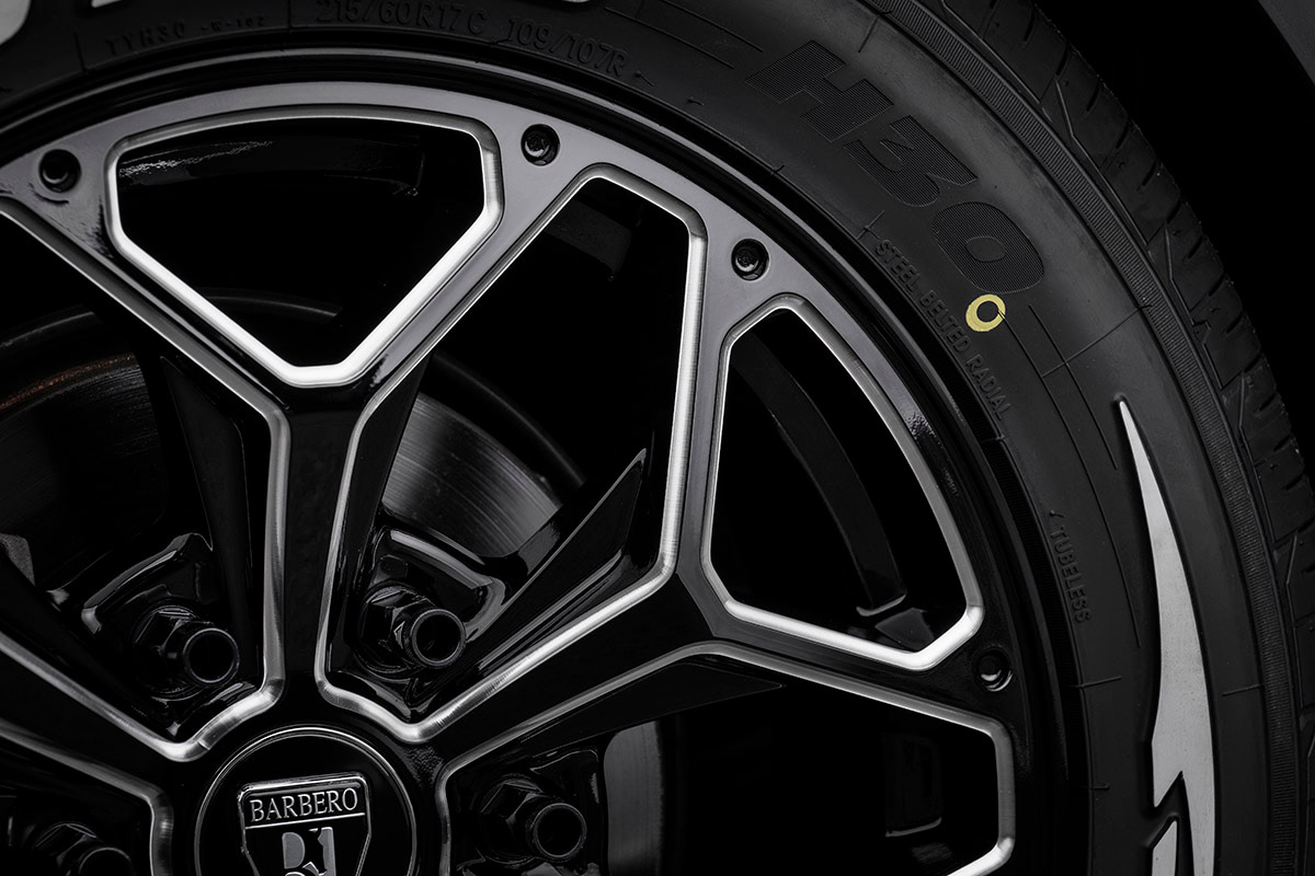 ハイエースで人気のホイールシリーズに新作登場！】バルベロの最新作は