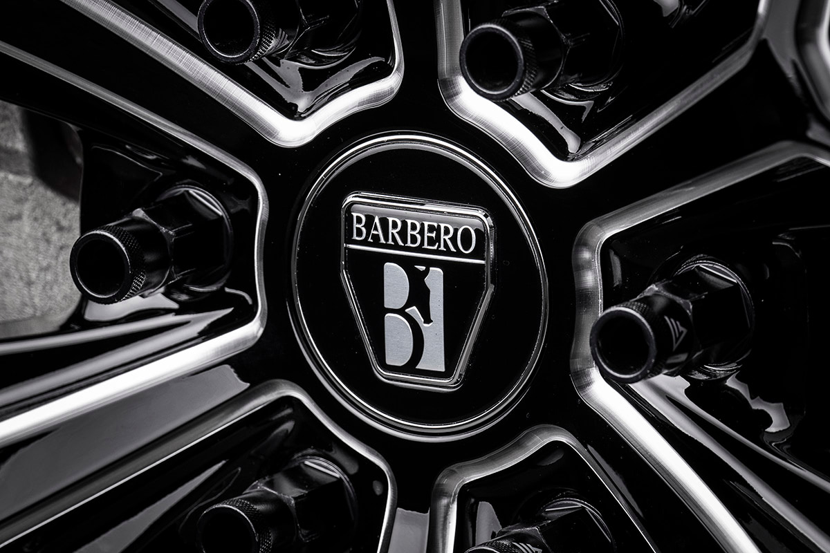 クリムソン　BARBERO バルベロ　S-HEX 200 ハイエース ハイエースで人気のホイールシリーズに新作登場！】バルベロの最新作は