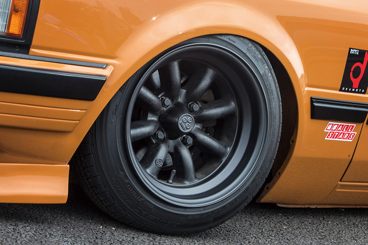 F30初代レパード前後車高調