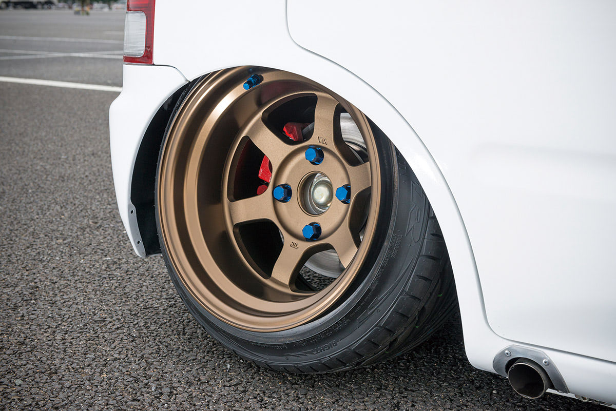 軽カーにリア10Jブッ込み!!】ノーマルから約20cmダウン！ 生足で限界低