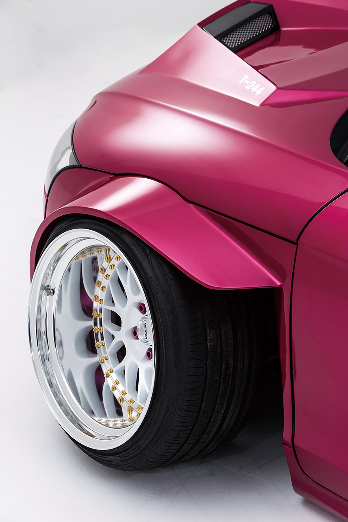 ド深リムをブチ込んだ地を這うTT!!】まさに個性の極致！ もはや、パッ