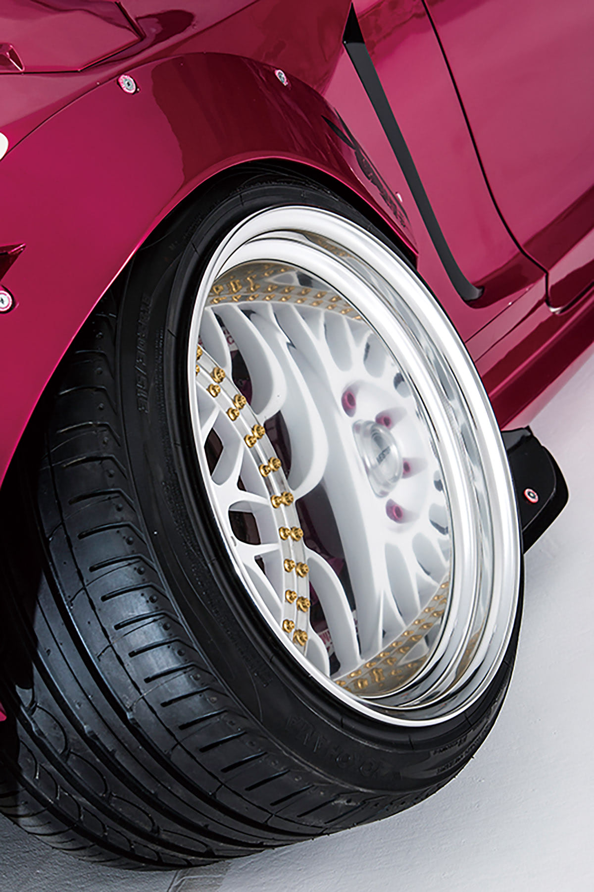 ド深リムをブチ込んだ地を這うTT!!】まさに個性の極致！ もはや、パッ