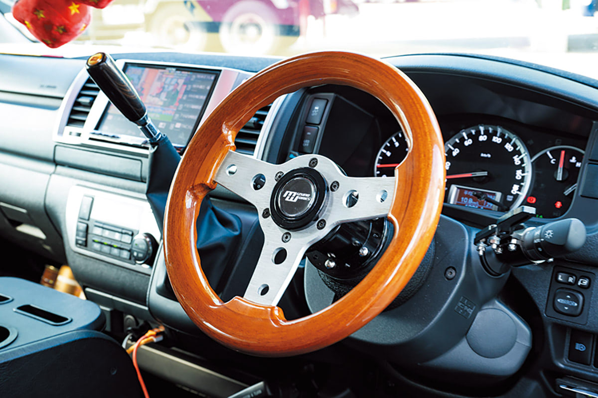 水野ワークス レザーステアリング 28パイ のパーツレビュー