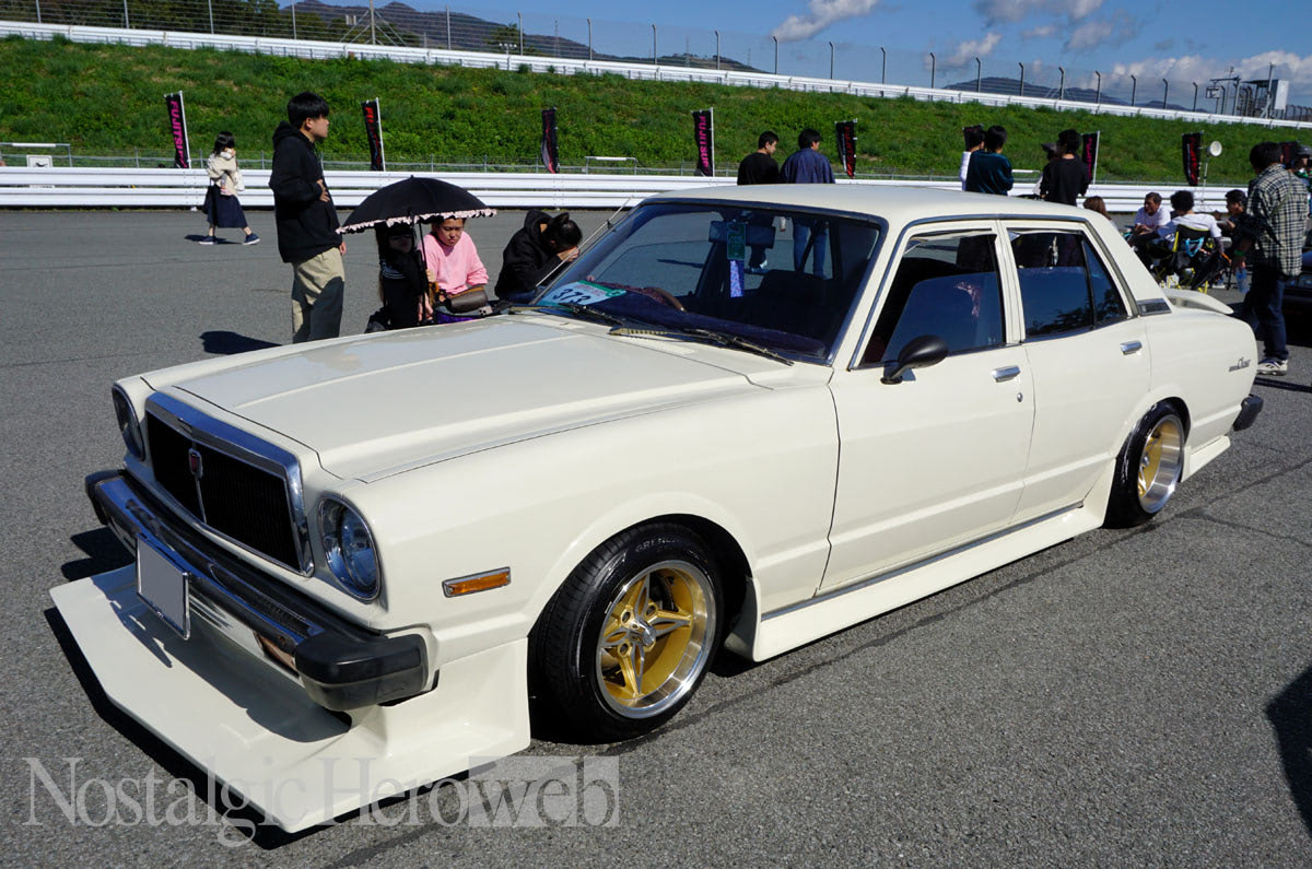 左ハンドルのAE86や2ドアカローラなど、バラエティーに富んだトヨタ車