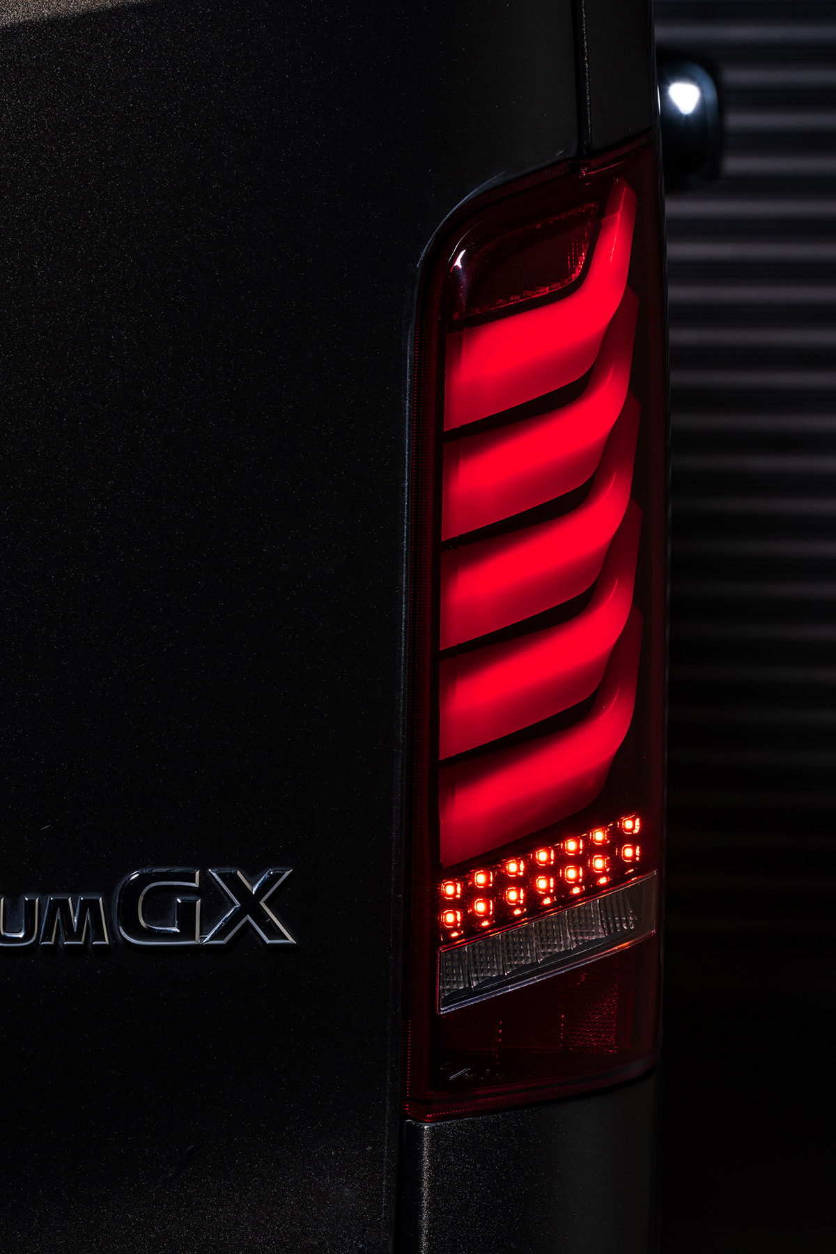 最新のキャラバンにも相性バツグン！】フルLED採用の先進的な