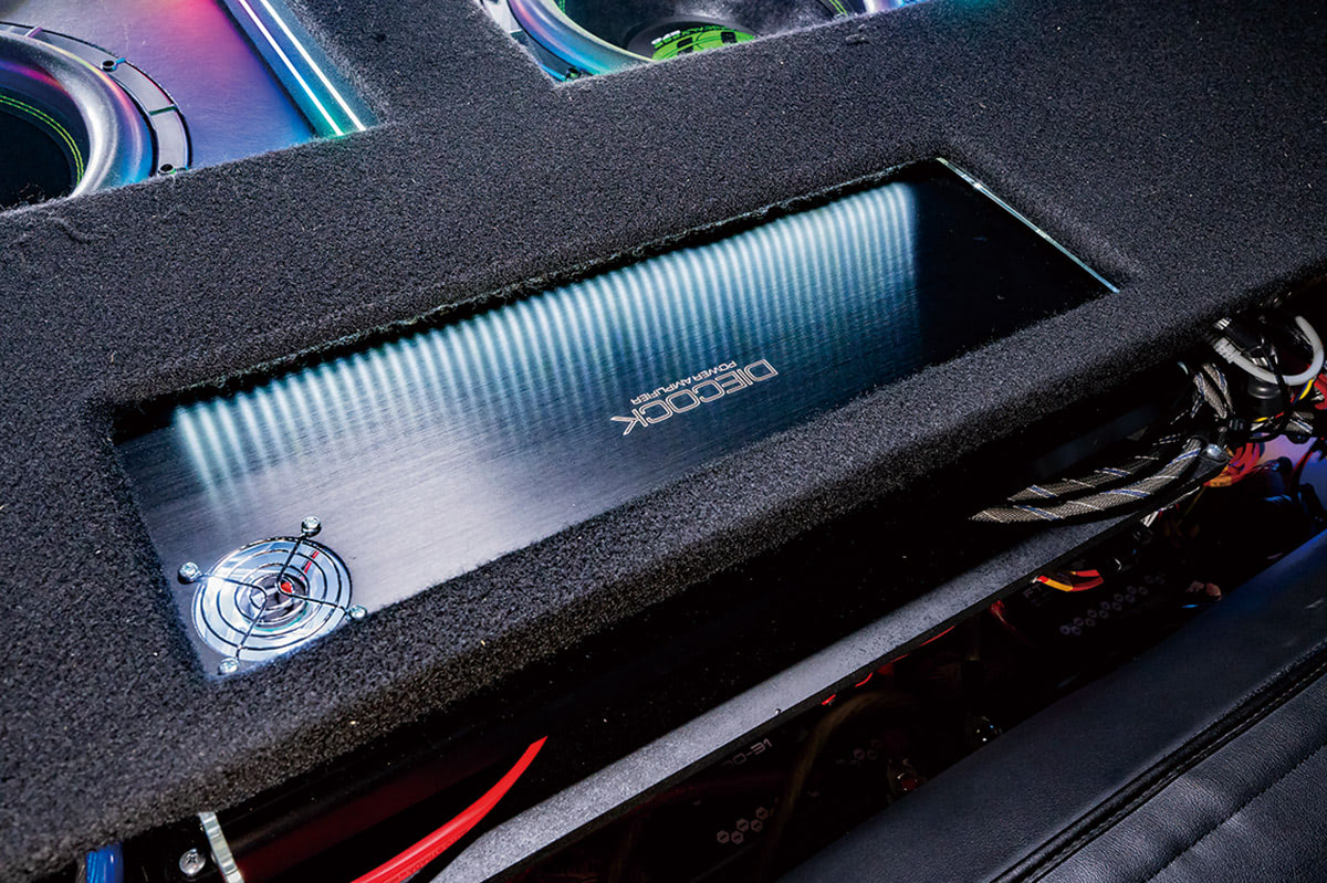 内向きも外向きも!!】主要ユニットは音圧重視でダイコックを使用