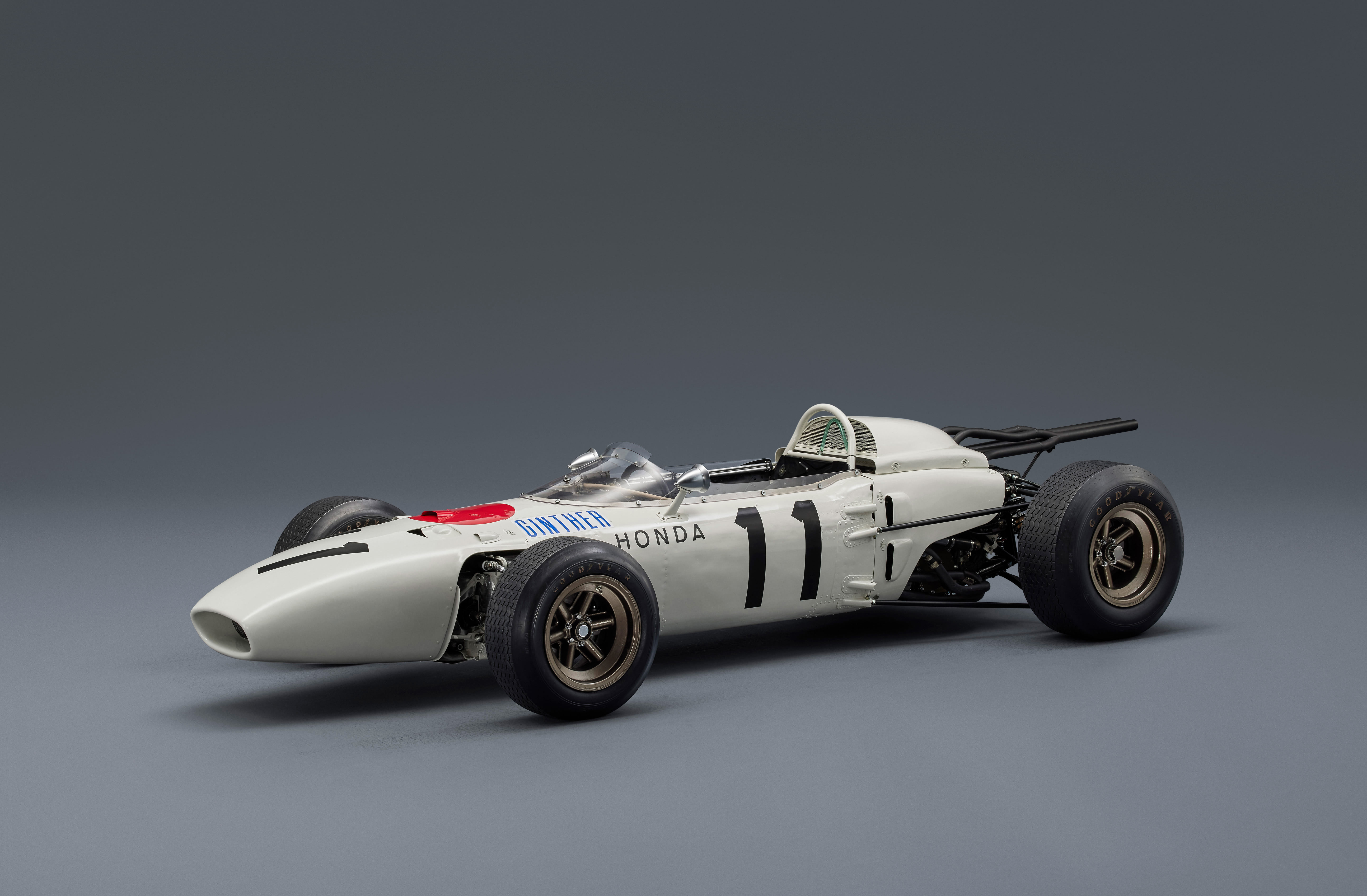 ホンダ伝説のF1マシン「RA272」を角田選手がドライブ！ F1初優勝から60