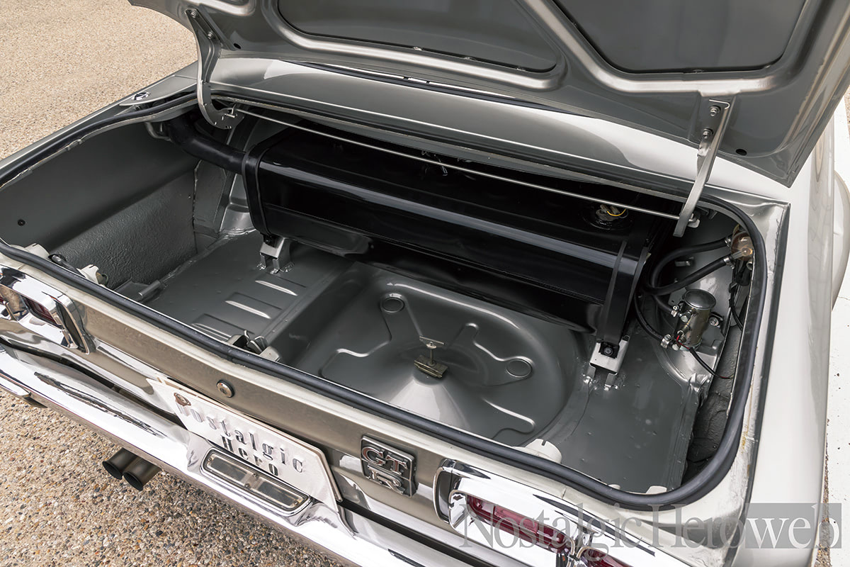 ハコスカGT-Rを収めるガレージも建築！ ハードトップ登場直後のモデル