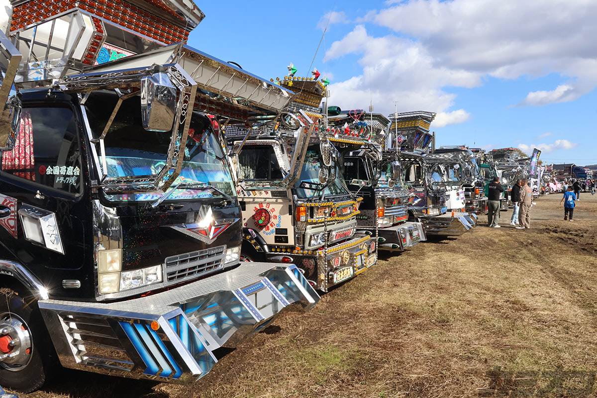 デコトライベントリポート 舞姫一族 東日本大震災復興支援秋祭り in