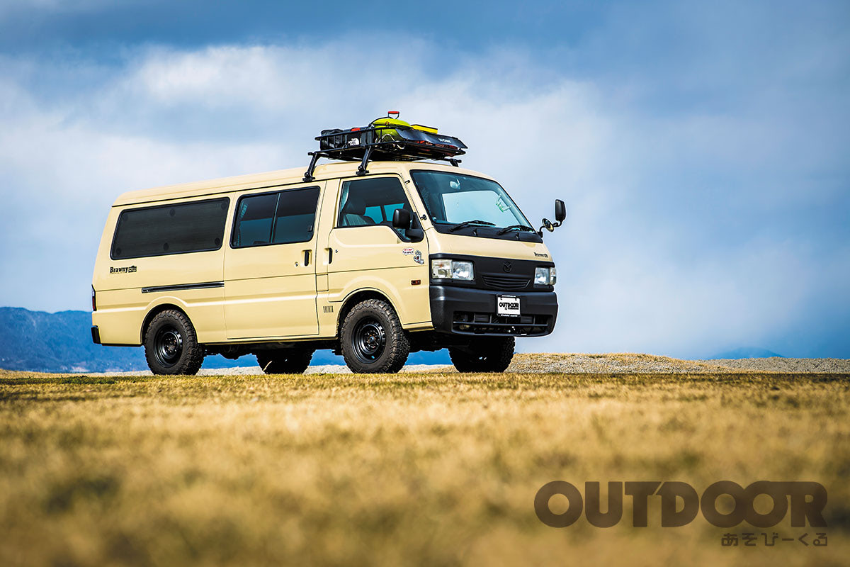 家具は車外でも使えます！ RIW、バンのハンドルを握って、いざ旅へ 