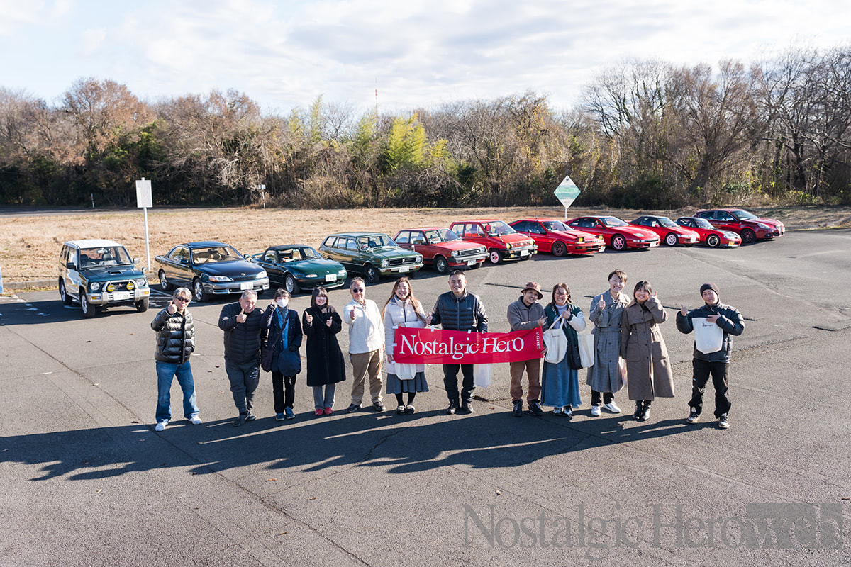 サンタも登場！ クリスマスカラーの旧車が集まったミーティング＆撮影