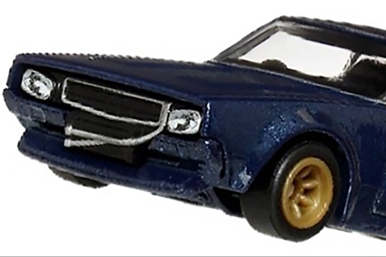 紺メタボディにゴールドホイールのLBWKケンメリGT-R | NostalgicHero