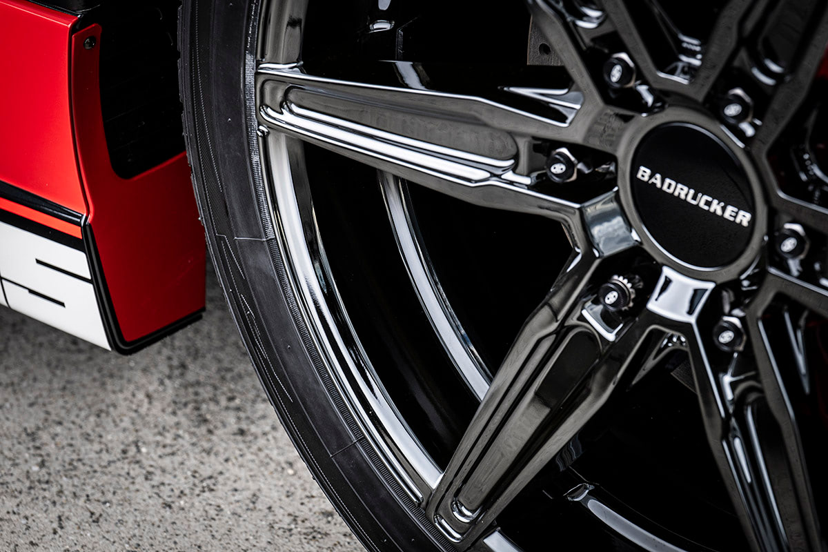 新型ハイエースに履かせたい415コブラの最新ホイール | カスタムCAR