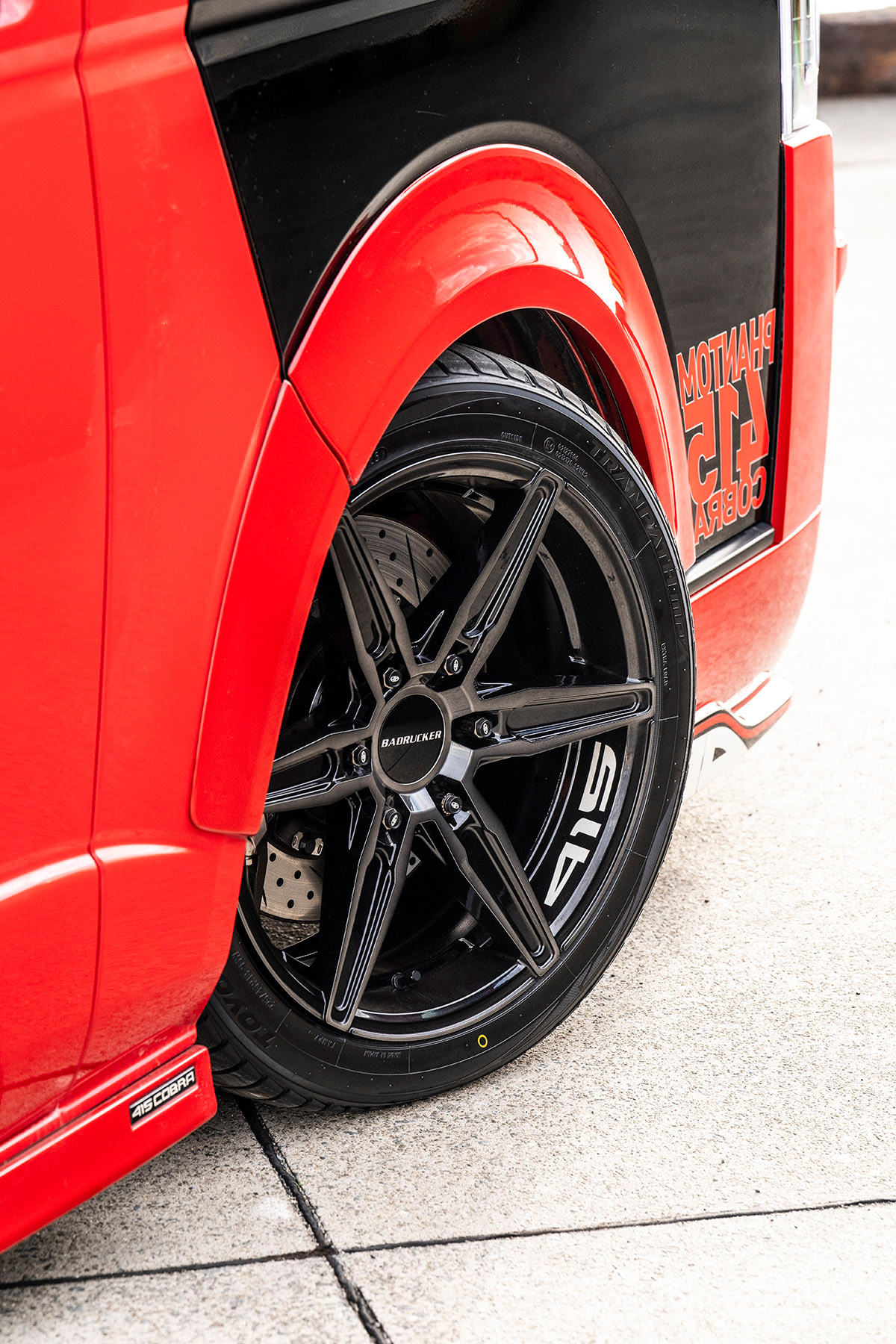 新型ハイエースに履かせたい415コブラの最新ホイール | カスタムCAR