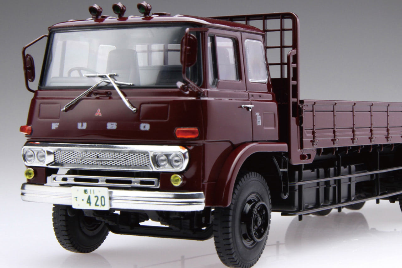高速道路網の発展を支えた名車」アオシマの新シリーズから1／32 三菱