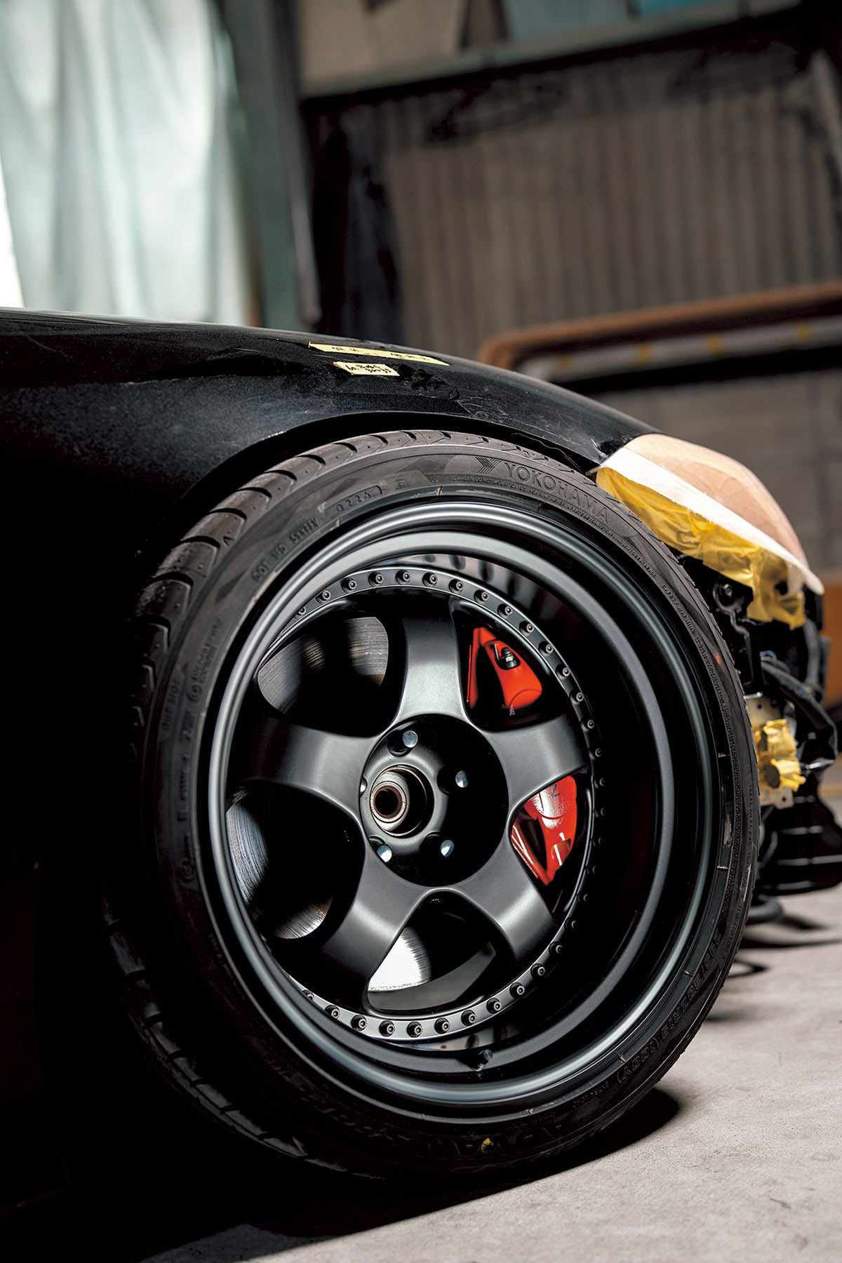 パーテーション RZ34 オーナー様の車両へ【HKS HIPERMAX GATE SPEC】の装着作業を行