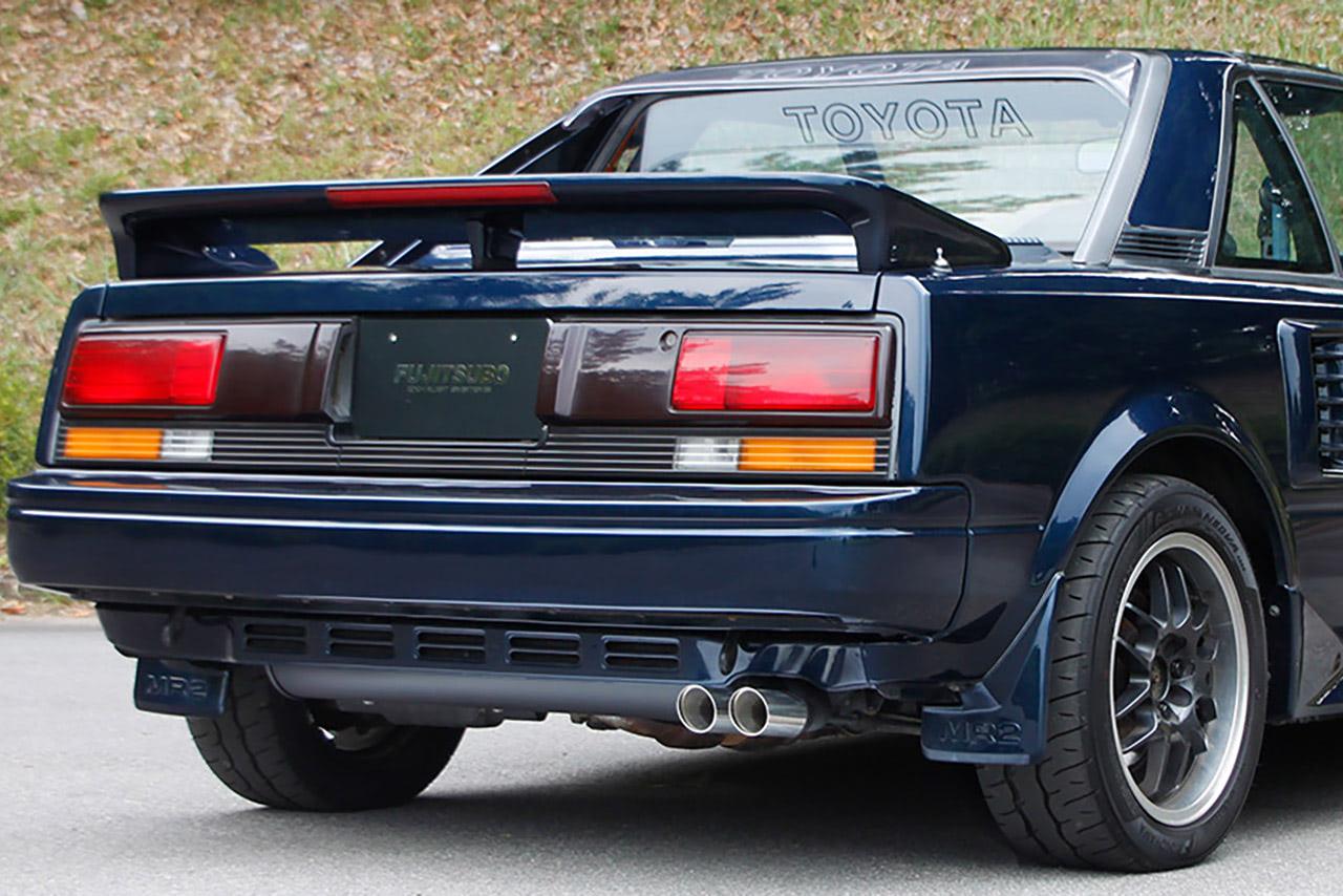 AW11型MR2 SCオーナー待望。フジツボの名作マフラー「レガリスR」が