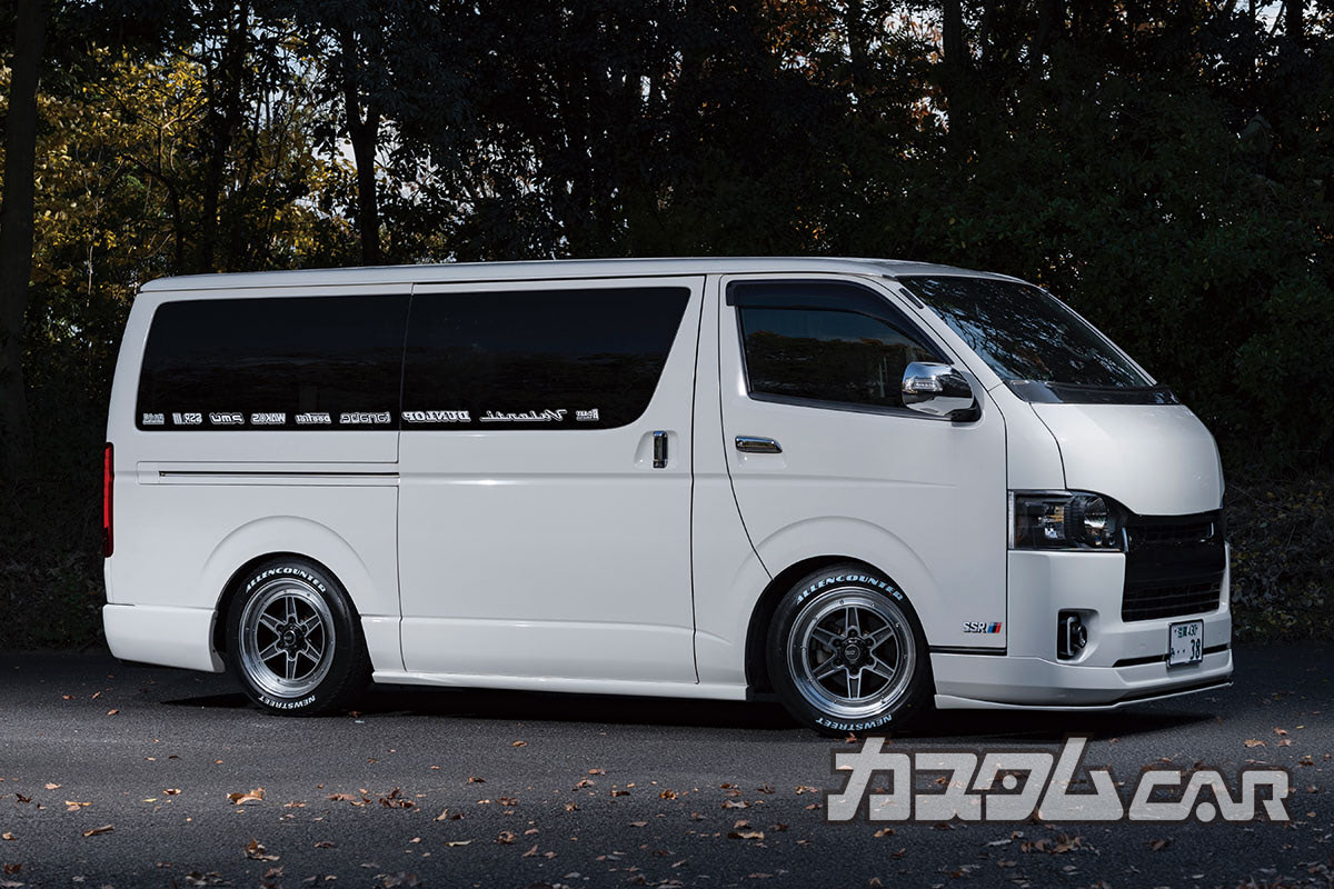 SSR MK-Ⅲのオマージュが光る！ 200系ハイエースをレトロレーシーに
