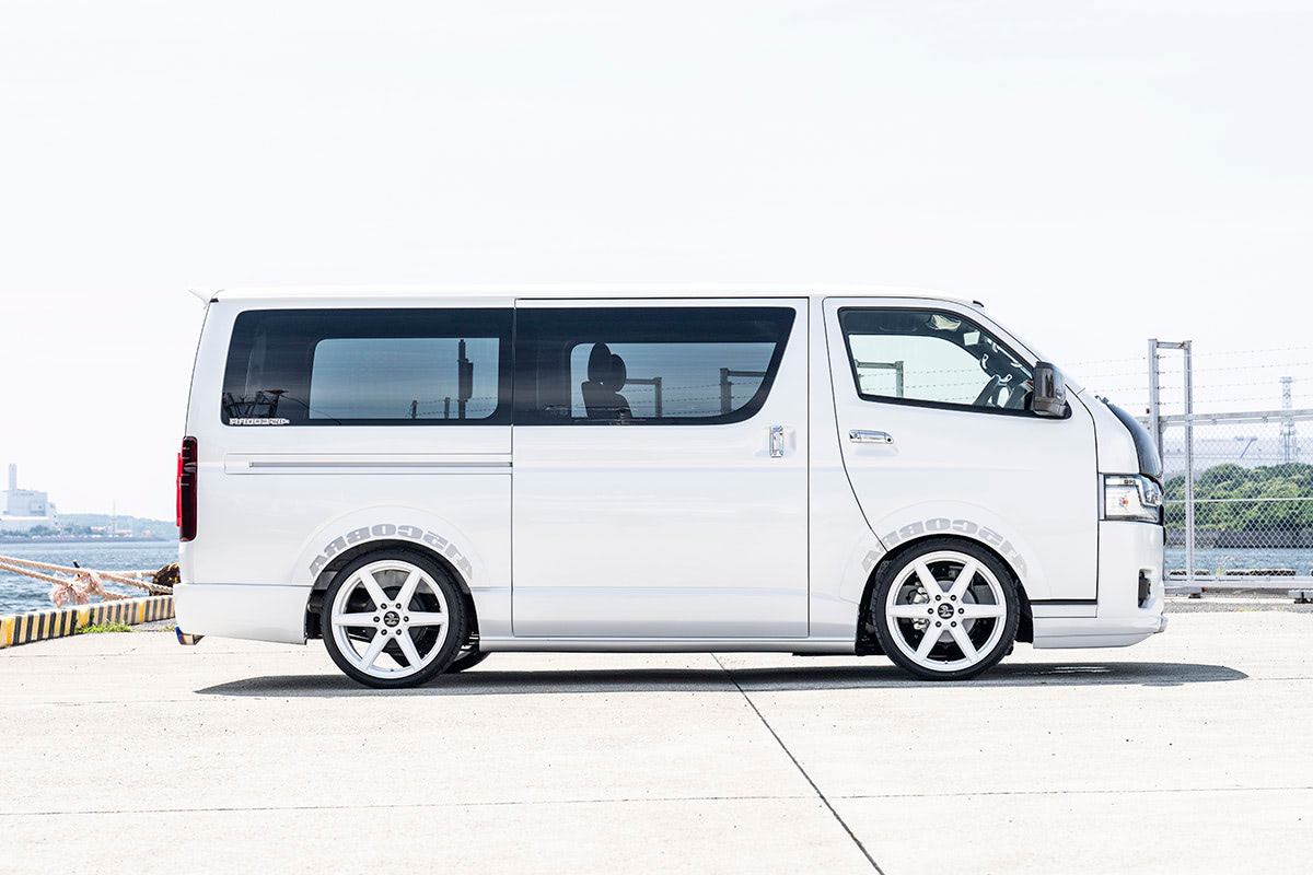 415コブラのハイエース用ホイールを購入するとオーバーフェンダーが