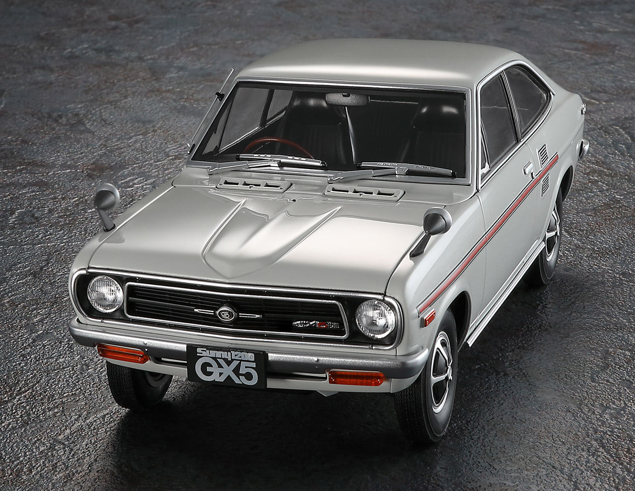 直結5速を載せた伝説のサニークーペ！】ハセガワから1／24スケール