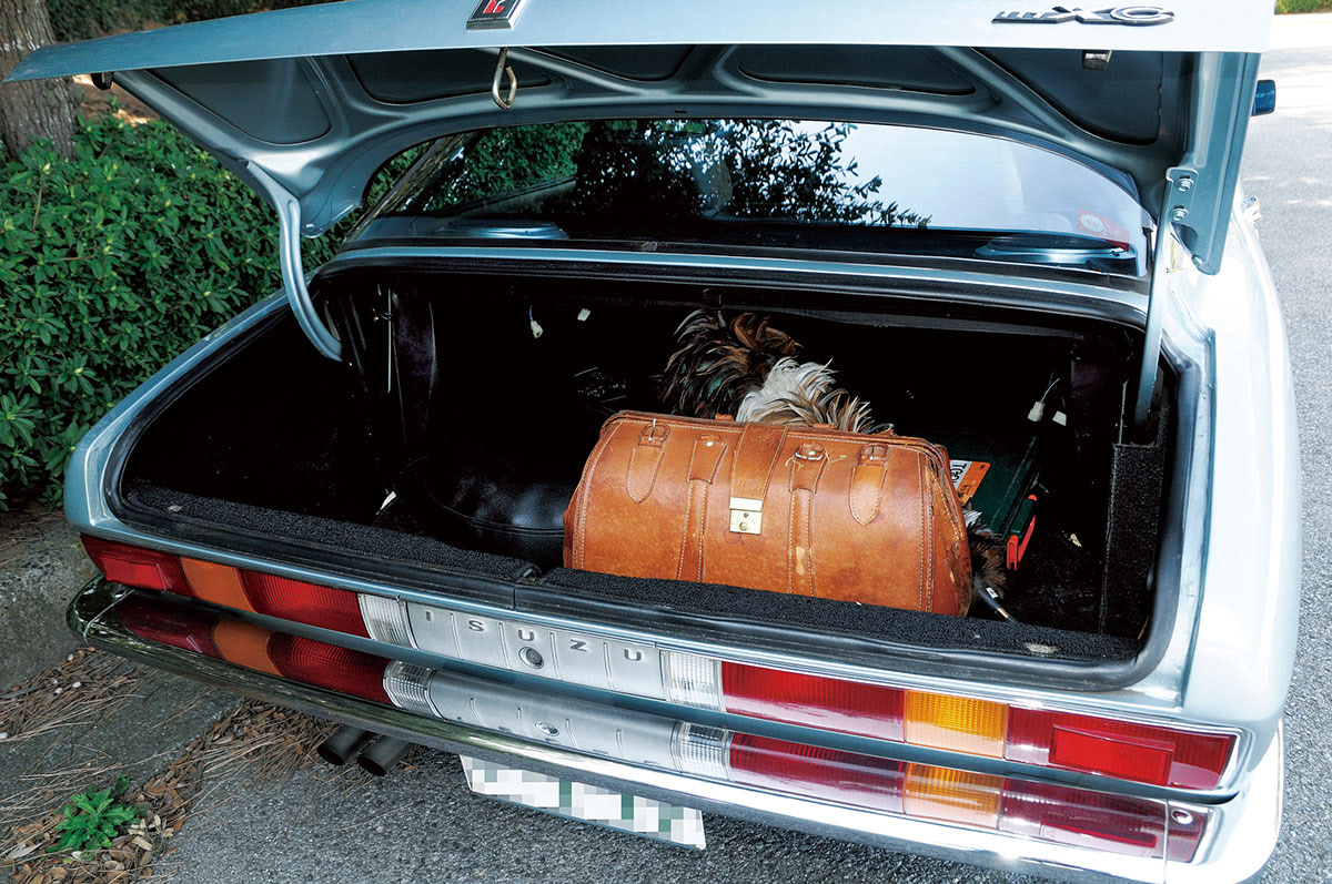 ジウジアーロのデザインに尽きます 現代のクルマでは無理な形ですね 1975年式 いすゞ 117クーペ Xc Vol 1 Nosweb Jp 日本の旧車webマガジン ノスウェブドットジェイピー