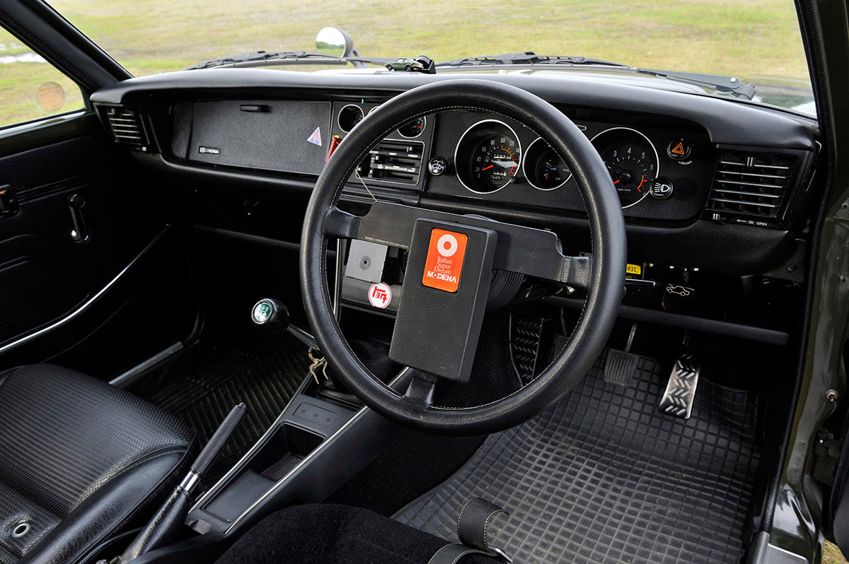 希少　カローラ　KE20　ステアリング トヨタ純正 カローラ KE20 ステアリング ハンドル 中古品 旧車
