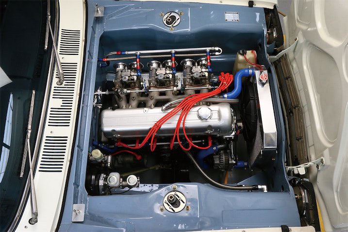 ハコスカ特有のステアリング応答性の悪さを改善！ フレーム補強や