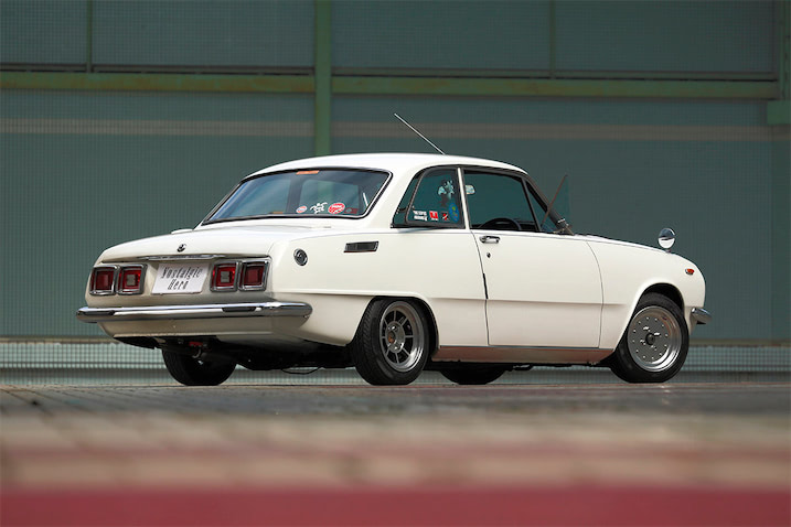 あえてシングルカムで軽快にドライブを楽しむためのベレット1800GT