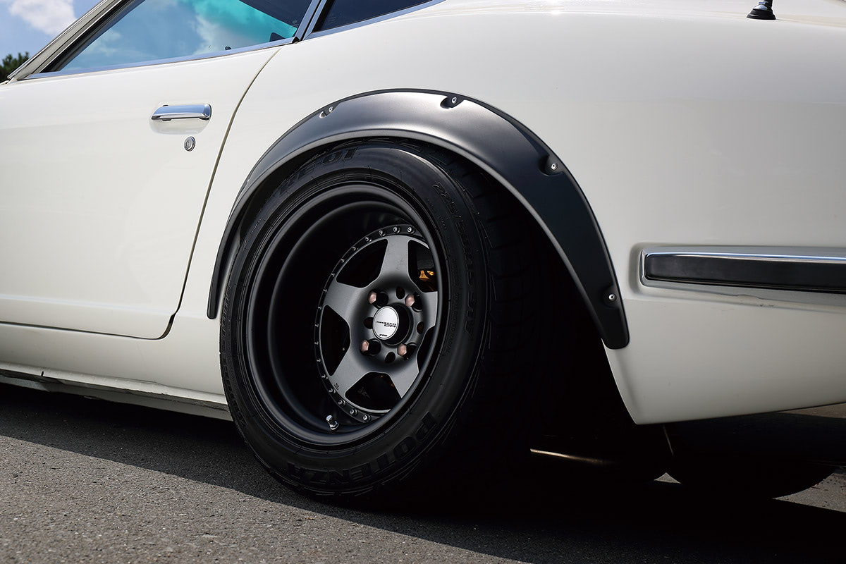 約40年前のクルマなのに走行4万kmという極上車がベース！ 現代車にも