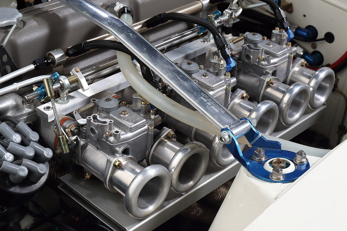 グローバル治具でフレームの寸法を出し＆スポット増し！ 路面追従性の