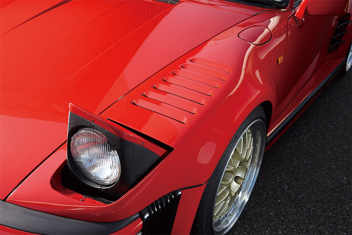 子供時代にスーパーカーブームを体験し、夢をかなえたオーナー