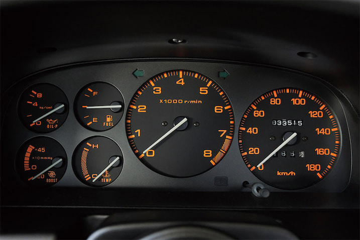 FC3S後期、アンフィニⅢのバケットシートのバックレスト角度は左右で