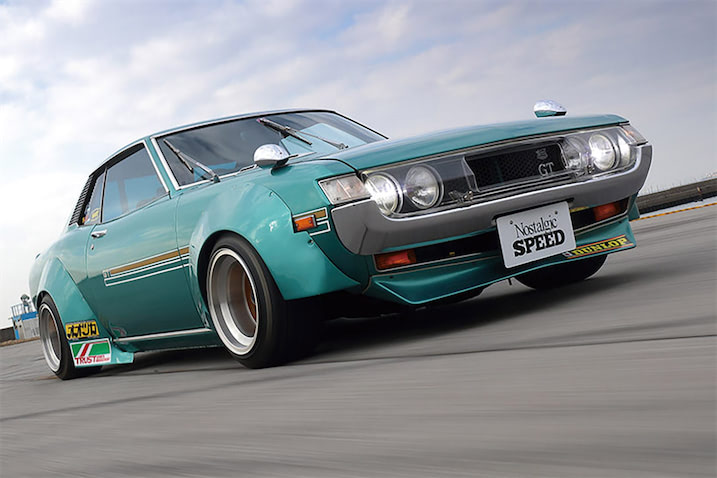 当時のレーシングシーンだけでなく、ちょっぴり街道レーサーの気分も