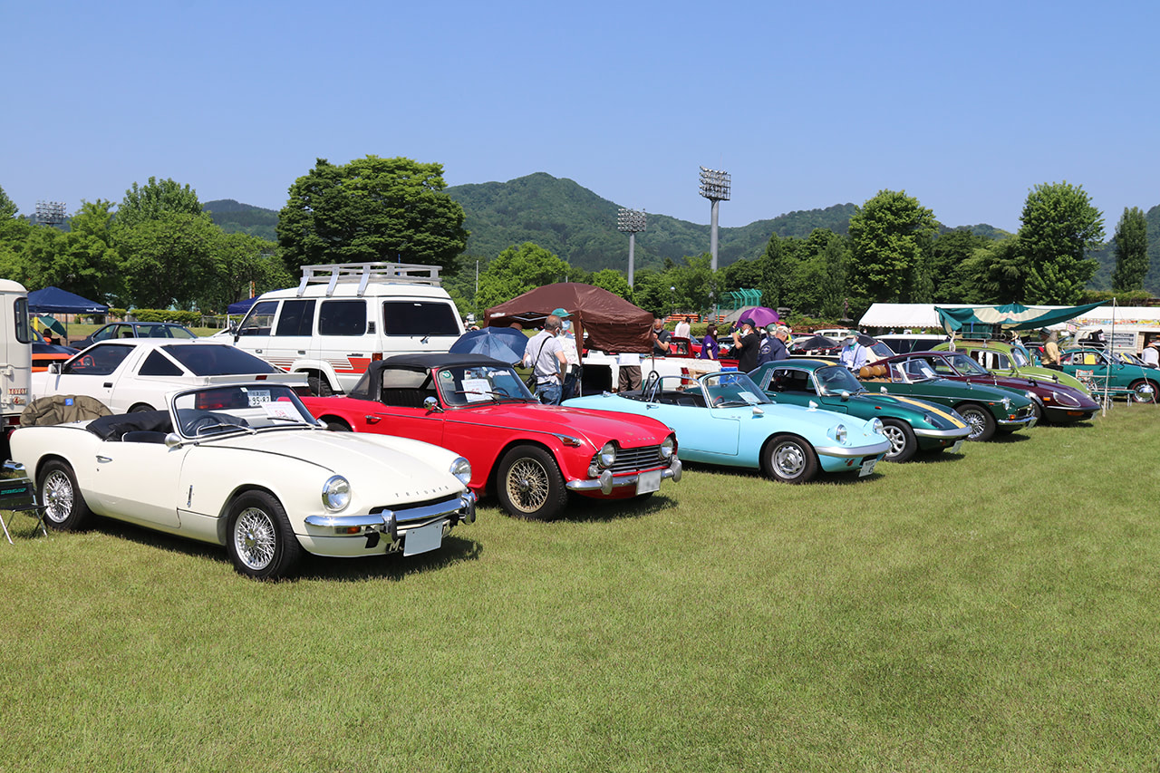 旧車会￼ 2025 HAPPY NEW YEAR 今年は、2台でお世話になりそうです 自分の車