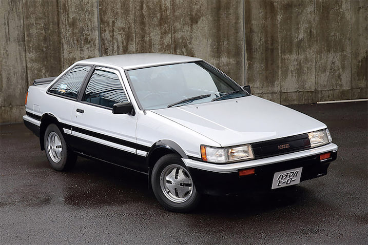AE86 前期 トレノ サイドモール 2ドア 3ドア レビン ハチロク　純正 AE86 前期 トレノ サイドモール 2ドア 3ドア レビン ハチロク 純正