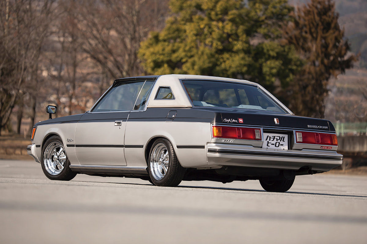 パーソナル性が強い2ドアハードトップ。それに似合うランドゥトップと